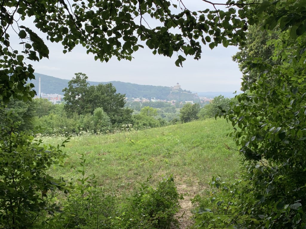 kláštor veľká skalka trenčín emamamamu