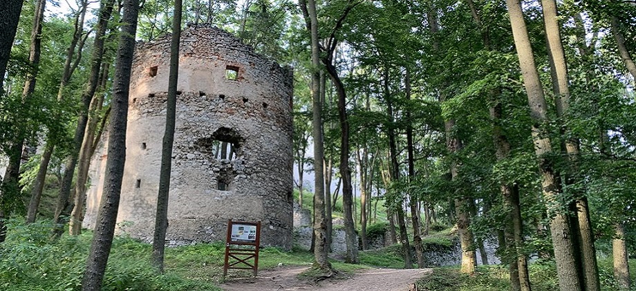 hrad dobrá voda emamamamu